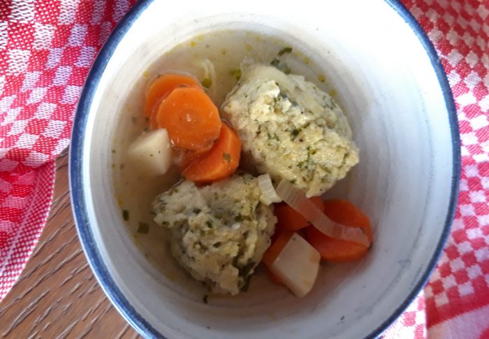 Bärlauchgrießklößchen